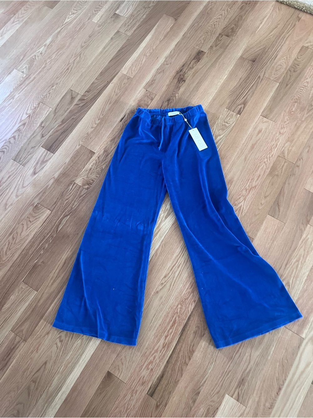 Suzi Kondi Zephyra Flare Velour Pants
